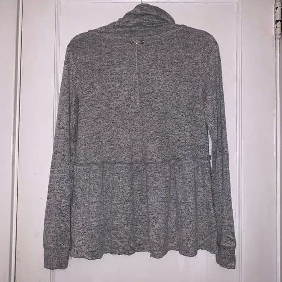 Betsey Johnson Active Grey Lightweight Pullover - Picture 3 of 7